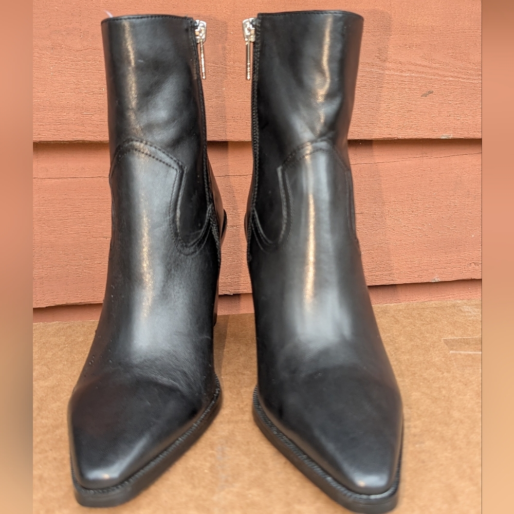 Steve Madden Elene, a Western-inspired leather ankle booties (NWOB)